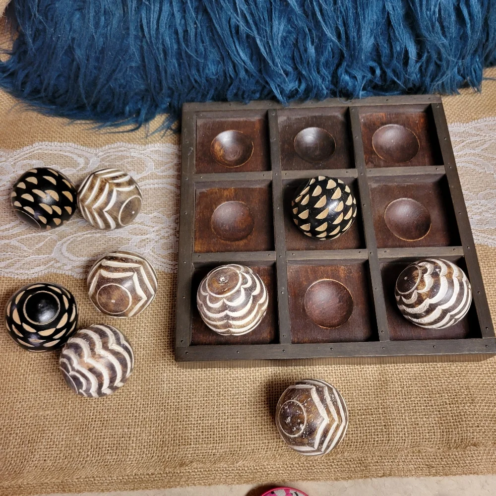 Vintage pier 1 wooden table game 10×10 square w/9 wood balls-brown/white